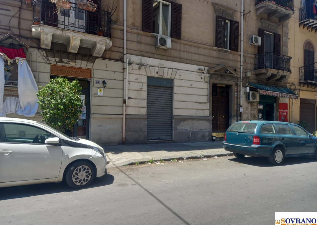 Locale commerciale in vendita  20 m², Palermo, località Dante