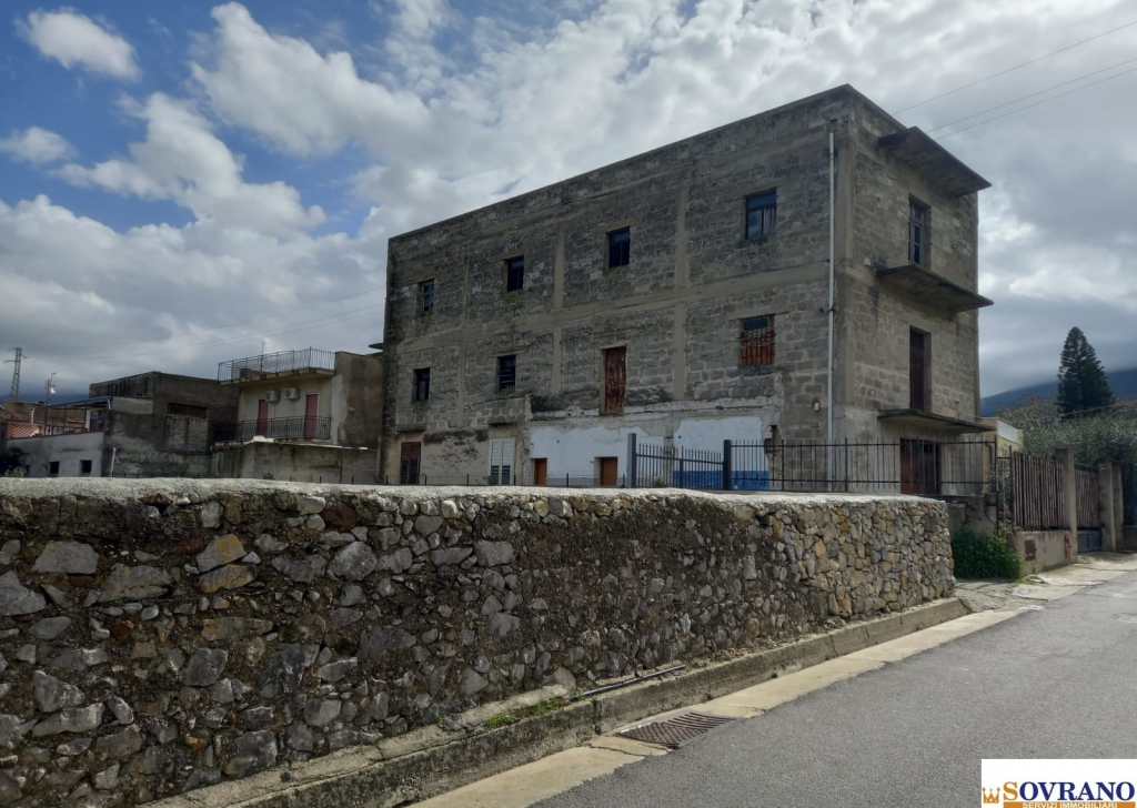 Palazzina indipendente in vendita  450 m², Carini, località Carini / Villagrazia Di Carini
