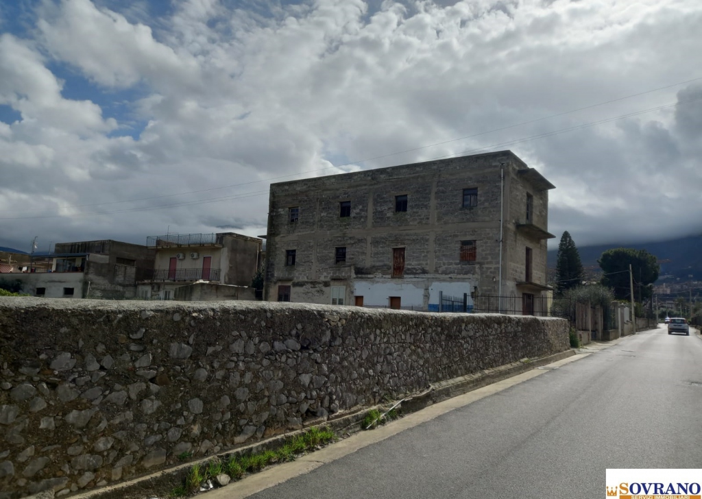 Palazzina indipendente in vendita  450 m², Carini, località Carini / Villagrazia Di Carini