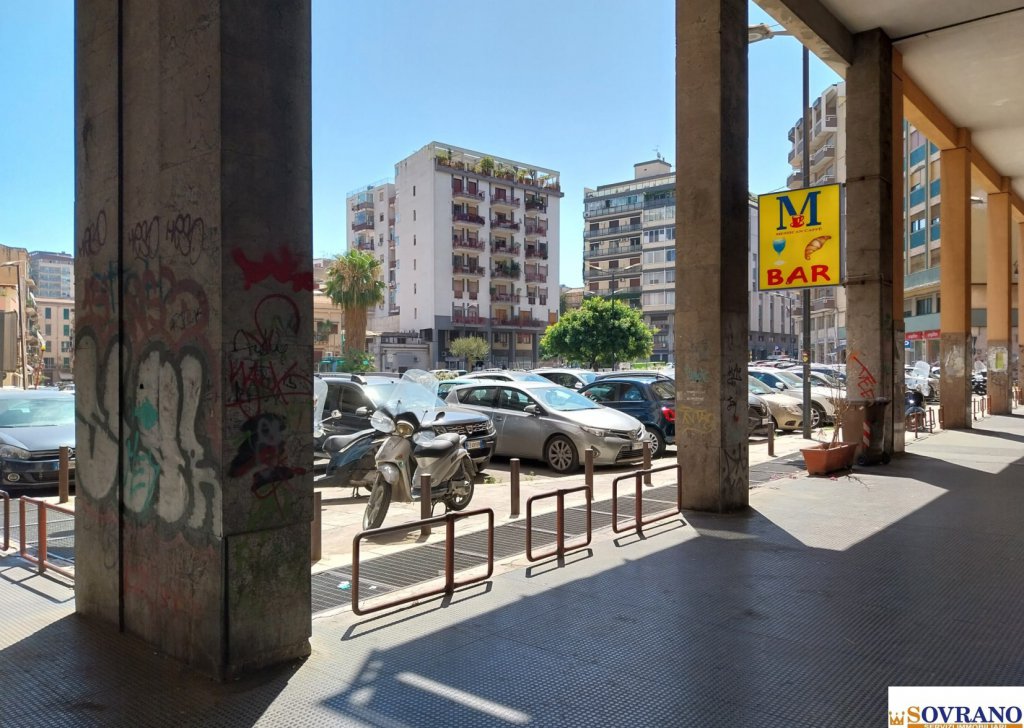 Locale commerciale in affitto  piazza Don Luigi Sturzo 40, Palermo, località Politeama/Ruggero Settimo