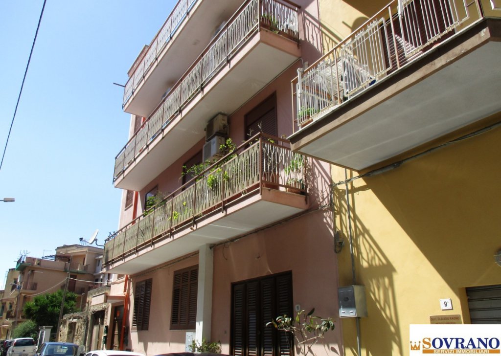 Vendita Appartamento Palermo - RISTRUTTURATO APPARTAMENTO CON TERRAZZO Località Bonagia / Oreto Nuova / Falsomiele / S. Maria Di Gesù