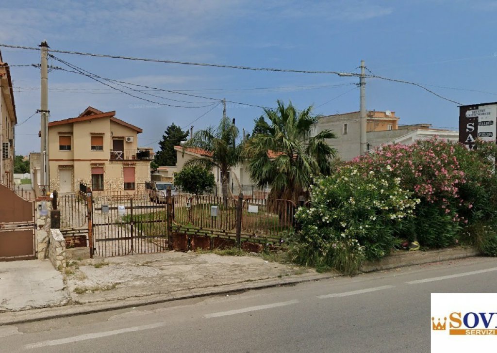 Locale commerciale in affitto  170 m², Carini, località Carini / Villagrazia Di Carini