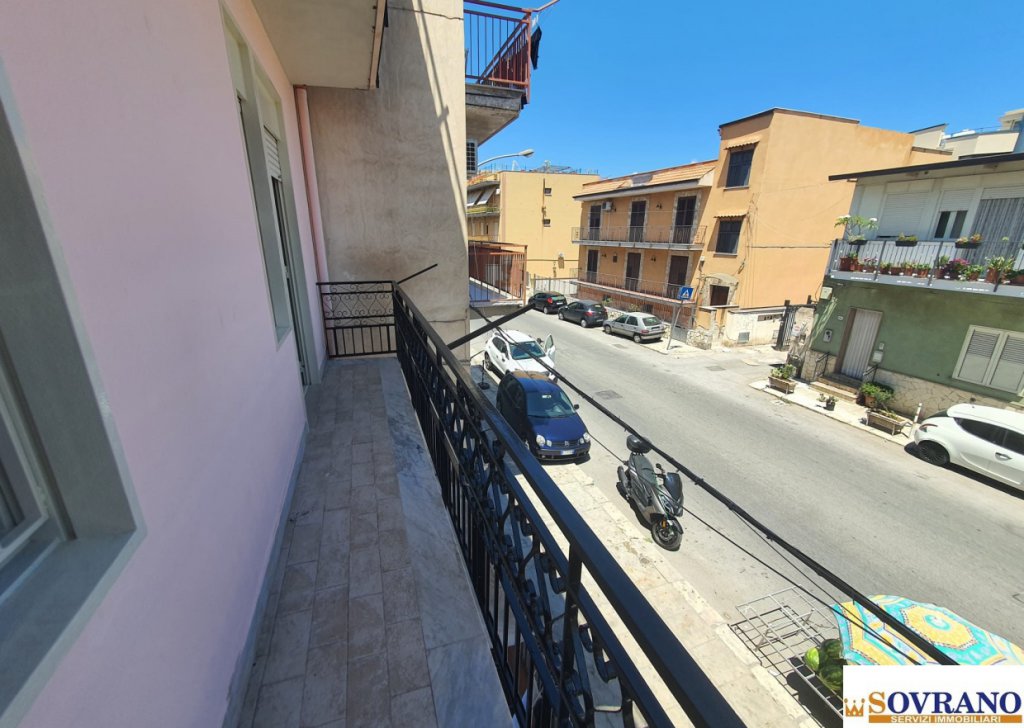 Vendita Appartamento Palermo - CORSO DEI MILLE: TRIVANI RISTRUTTURATO Località Stazione centrale / Lincoln / Archirafi / Corso Dei Mille