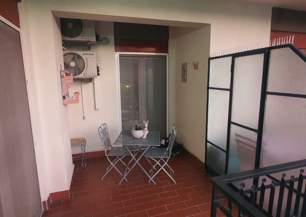 Appartamento trilocale in vendita  piazza Turba 89, Palermo, località Università/Villaggio S. Rosalia