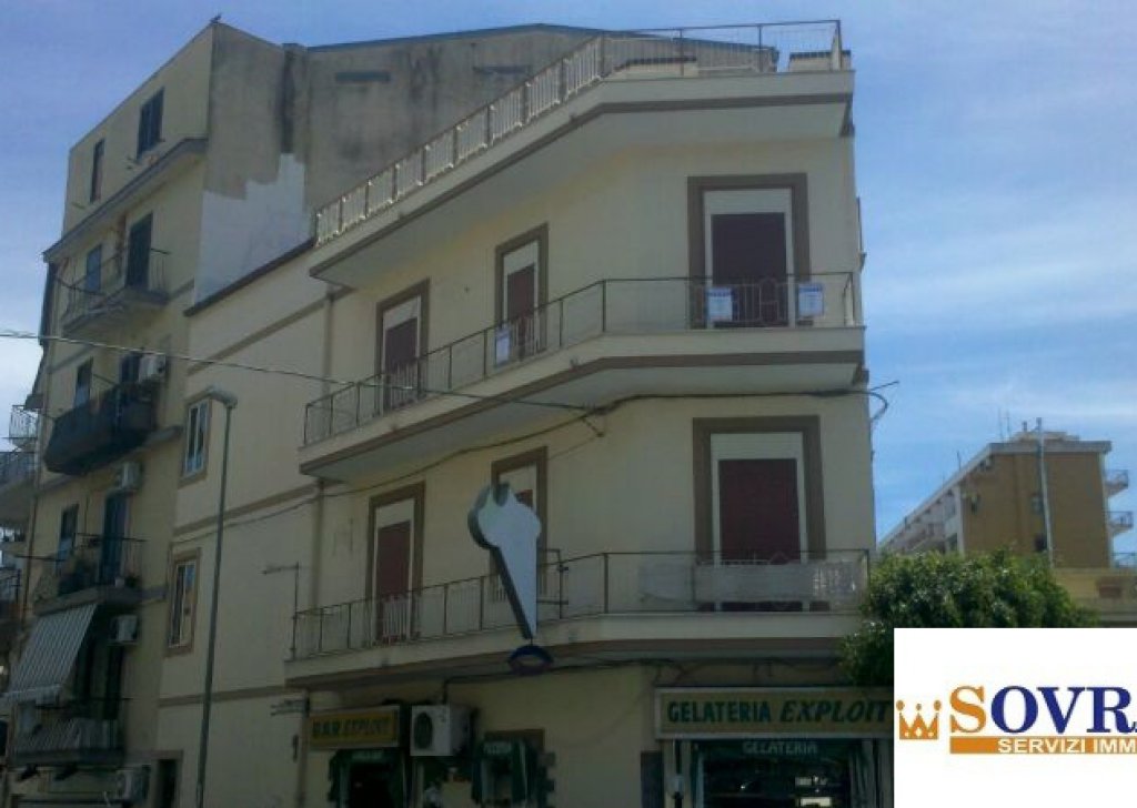 Appartamento trilocale in vendita  via Roccazzo 30, Palermo, località Leonardo Da Vinci / Castellana / Passo Di Rigano