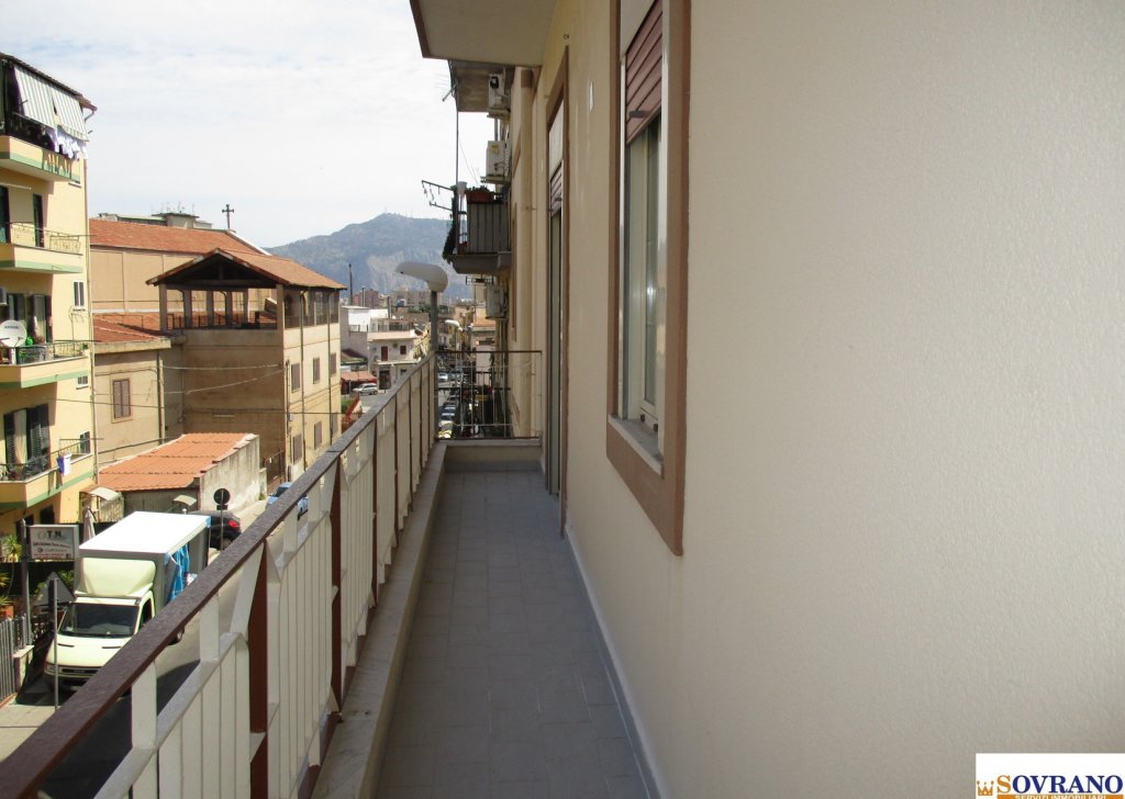Appartamento trilocale in vendita  via Roccazzo 30, Palermo, località Leonardo Da Vinci / Castellana / Passo Di Rigano