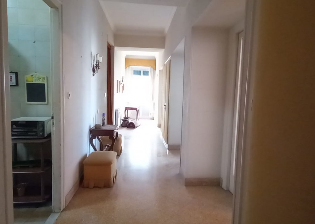 Vendita Appartamento Palermo - VIA M. STABILE:APPARTAMENTO 6 VANI CON DOPPIO INGRESSO 2° P. Località stabile/ungheria/politeama