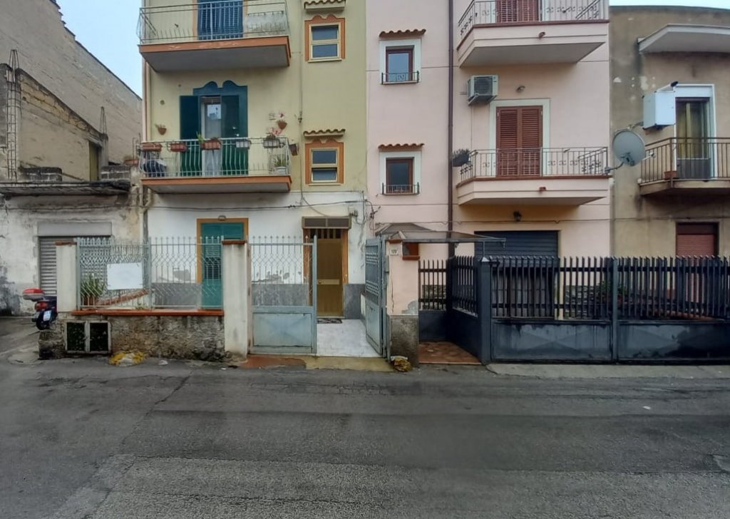 Appartamento trilocale in vendita  110 m², Palermo, località CRUILLAS/TRABUCCO