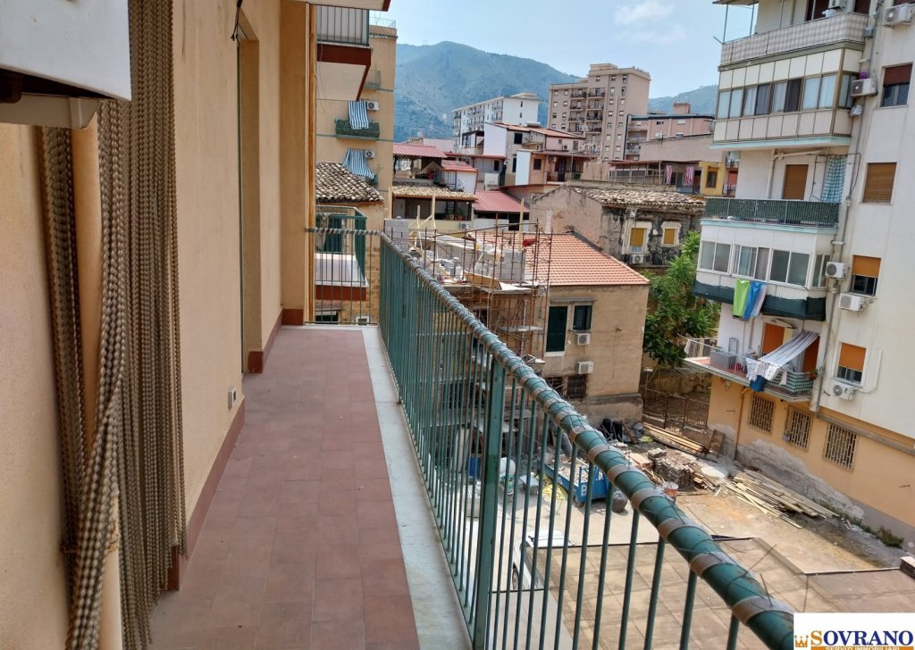 Vendita Appartamento Palermo - ORETO: LUMINOSO APPARTAMENTO PIANO 3° Località Bonagia / Oreto Nuova / Falsomiele / S. Maria Di Gesù
