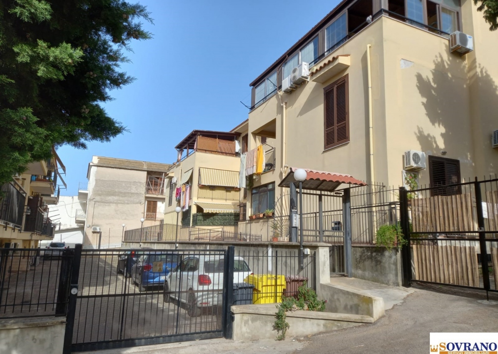 Appartamento quadrilocale in vendita  via Lipari 2/a, Carini, località Carini / Villagrazia Di Carini