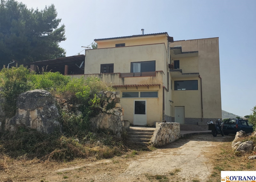 Villa Indipendente/Bifamiliare/Schiera in vendita  via Esterna Monte Caputo 10/A, Monreale