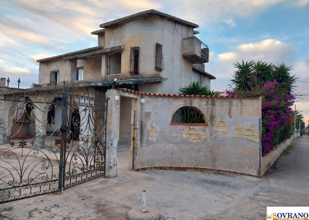 Villa Indipendente/Bifamiliare/Schiera in vendita  via delle Farfalle 19, Carini, località Carini / Villagrazia Di Carini