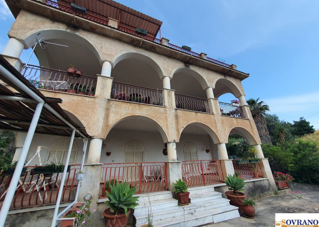 Villa Indipendente/Bifamiliare/Schiera in vendita  via Ferrovia Ovest 12, Altofonte