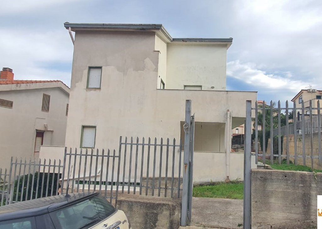 Villa Indipendente/Bifamiliare/Schiera in vendita  via Riccardo Wagner 2, Altofonte