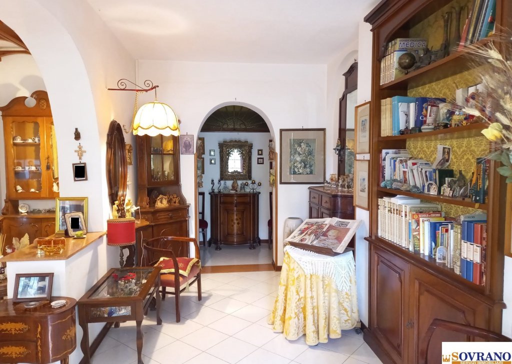 Villa Indipendente/Bifamiliare/Schiera in vendita  via delle Petunie 11, Carini, località Carini / Villagrazia Di Carini
