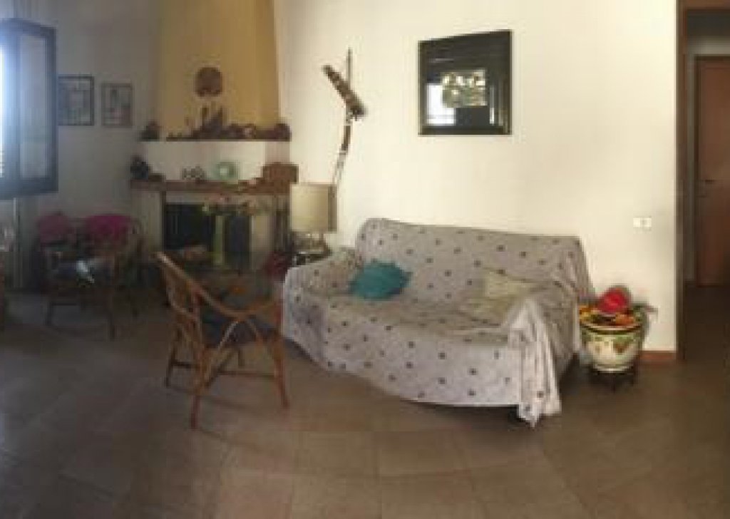 Villa Indipendente/Bifamiliare/Schiera in vendita  160 m², Campobello di Mazara, località Tre Fontane