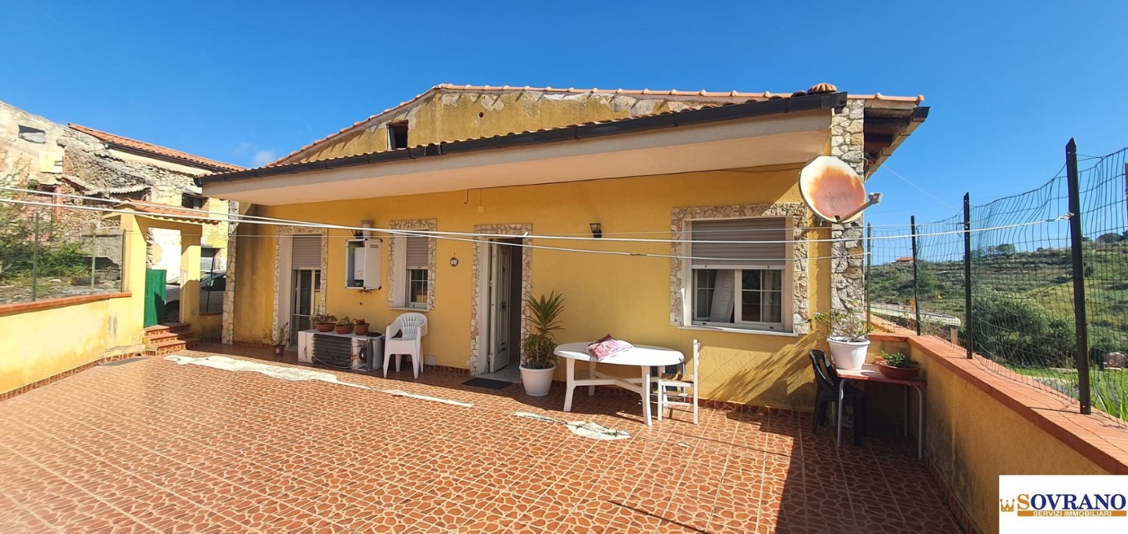 MONREALE:PANORAMICA VILLA CON TERRENO E TERRAZZO